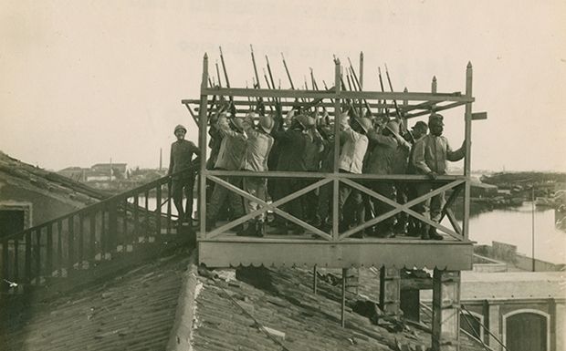 4.Venezia, soldati di vedetta su un'altana 1915 1918